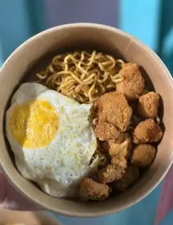 Hình ảnh Mì gà viên trứng