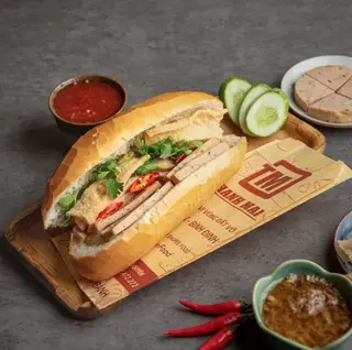 Hình ảnh Bánh mì chả lụa