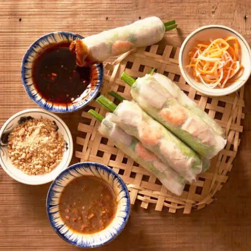 Hình ảnh Gỏi cuốn tai heo mắm nêm ngon