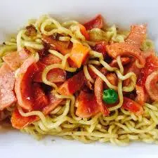 Hình ảnh Mì trộn xúc xích