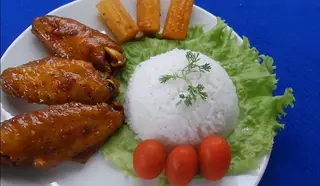 Hình ảnh Cơm cánh gà chiên nước mắm