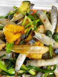 Hình ảnh Sá sùng xào hành