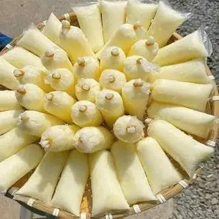 Hình ảnh Sữa chua Long Thành (3 túi)