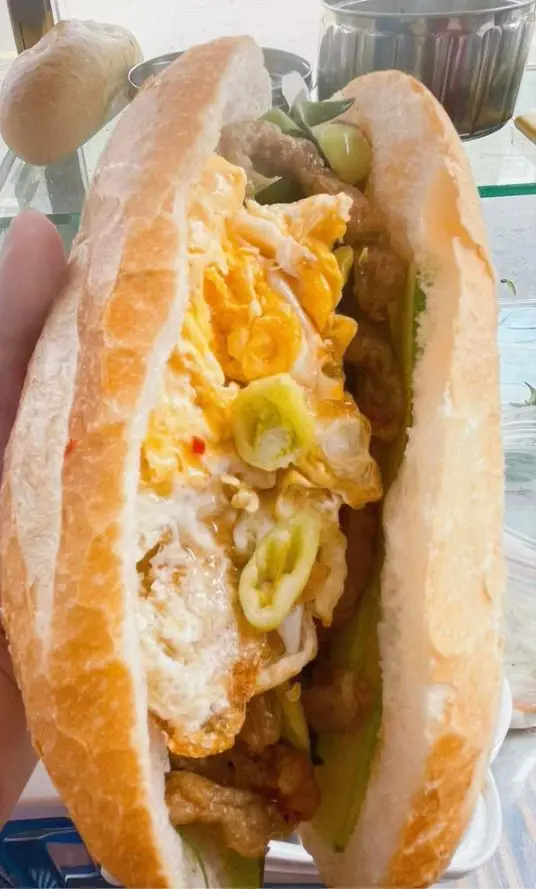 Hình ảnh Bánh mì ốp la 2 trứng