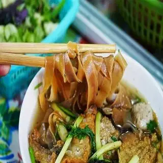 Hình ảnh Bánh đa đỏ đặc biệt