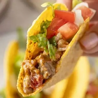 Hình ảnh Taco bò rotel