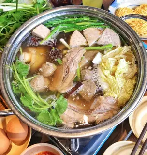 Hình ảnh Lẩu bò thập cẩm lớn hơn