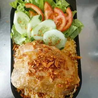 Hình ảnh Cơm má đùi xối mỡ da giòn - canh rong biển