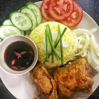 Hình ảnh Cơm Gà Xối Mỡ (Đùi Góc Tư)