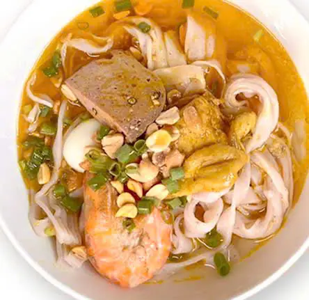 Hình ảnh Mì thập cẩm sườn