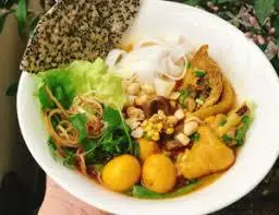 Hình ảnh Mì Quảng lòng gà trứng non
