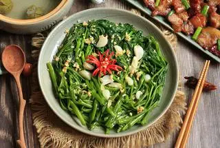 Hình ảnh Rau muống xào tỏi