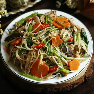 Hình ảnh Hủ tiếu xào bò khô