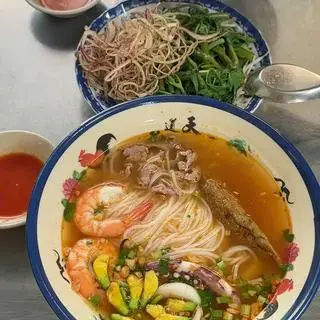 Hình ảnh Fish head noodle soup