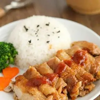 Hình ảnh Cơm trắng gà sốt dưa
