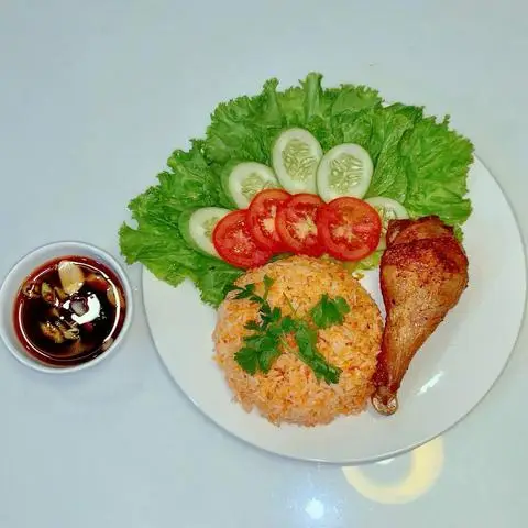 Hình ảnh Cơm Gà Thu Ba - Mì Trộn Indomie & Sườn Chiên Mắm Tỏi - Bùi Minh Trực