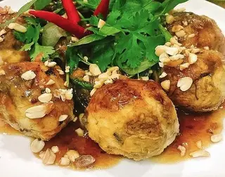 Hình ảnh Hột vịt lộn chiên giòn sốt mắm tỏi