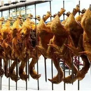 Hình ảnh 5 bánh bao - gà nướng ngũ vị cắt nhỏ