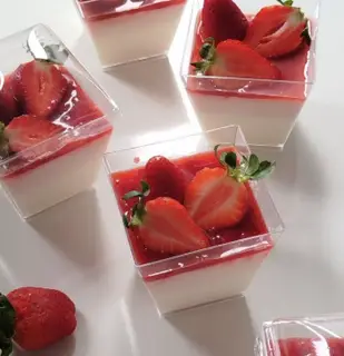 Hình ảnh Panna cotta dâu