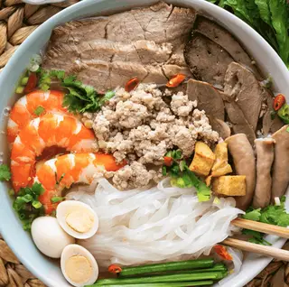 Hình ảnh Hủ tiếu thập cẩm có( Khô và Nước )