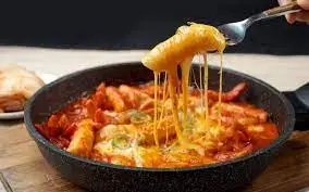 Hình ảnh Tokbokki phô mai cá viên mix nhỏ