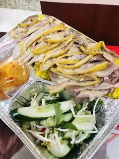 Hình ảnh Cơm Gà Lẫn Xé (mix đùi và lườn)
