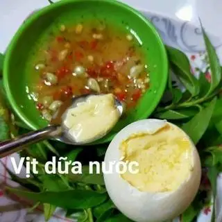 Hình ảnh 5 Trứng hột vịt ( dữa nước )  luộc nước dừa tươi