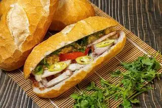 Hình ảnh Bánh mì thập cẩm