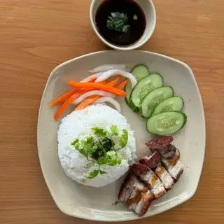 Hình ảnh Cơm heo quay da giòn - 脆皮燒肉