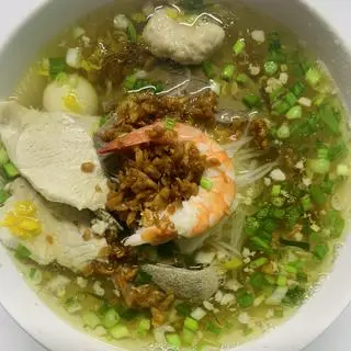Hình ảnh Combo Hủ tiếu thập cẩm + 1 Nước Ngọt