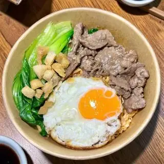 Hình ảnh Mì trộn bò trứng tóp mỡ