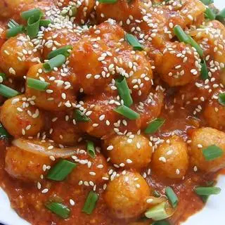 Hình ảnh Cá viên chiên sốt me