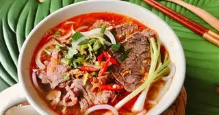 Hình ảnh Bún bò tái nạm