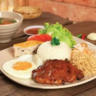 Hình ảnh Cơm tấm sườn bì chả ốp la