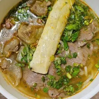 Hình ảnh Bún bò nạm chả gân