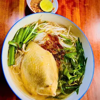 Hình ảnh Bún gạo bệ phao câu gà