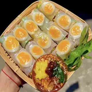 Hình ảnh Bánh dẻo cuộn đặc biệt mỡ hành cút lòng đào
