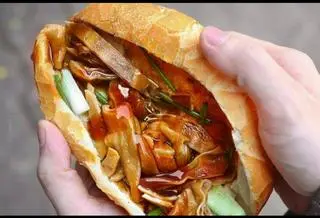 Hình ảnh Bánh mì phá lấu
