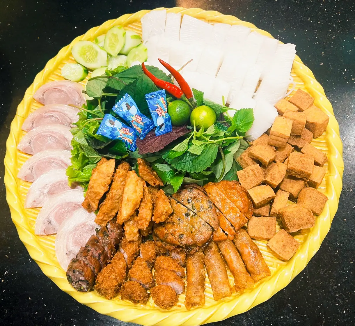 Hình ảnh Combo 3 người ăn