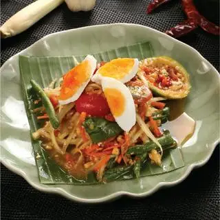 Hình ảnh Gỏi đu đủ trứng muối