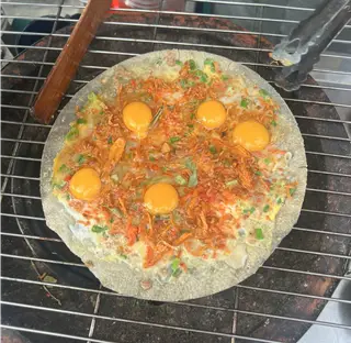 Hình ảnh Bánh tráng nướng trứng cút lòng đào - M5
