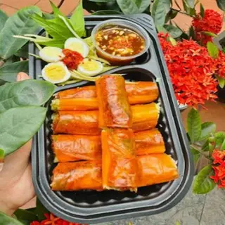 Hình ảnh Bánh tráng cuộn sốt me