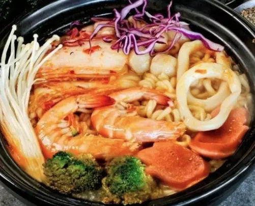 Hình ảnh Mì cay rau nấm