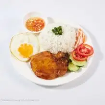 Hình ảnh Cơm tấm sườn trứng chả