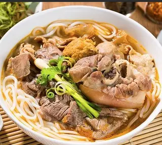 Hình ảnh Bún bò huế nạm - giò heo
