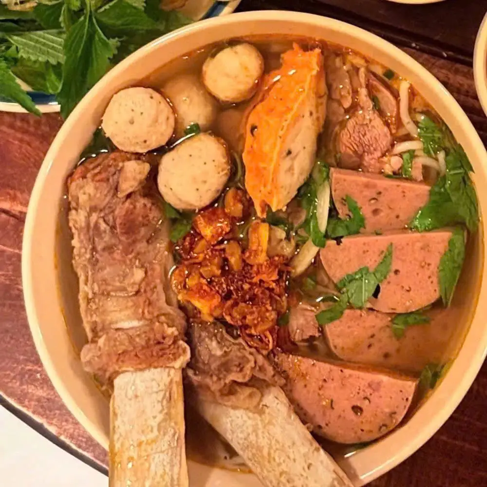 Hình ảnh Bún bò Tô kịch trần