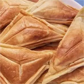 Hình ảnh Bánh Nhà Gấu - Bánh Hotdog & Bánh Kẹp Giòn - Đường 3D