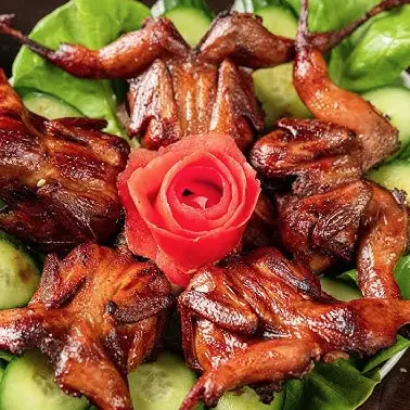 Hình ảnh Tiệm Nhà Gấu - Cút Chiên Bơ & Chè Khúc Bạch - Thống Nhất