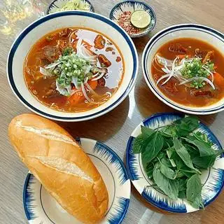 Hình ảnh Bò kho kèm bánh mì