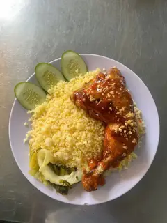 Hình ảnh Cơm đùi góc tư mắm tỏi